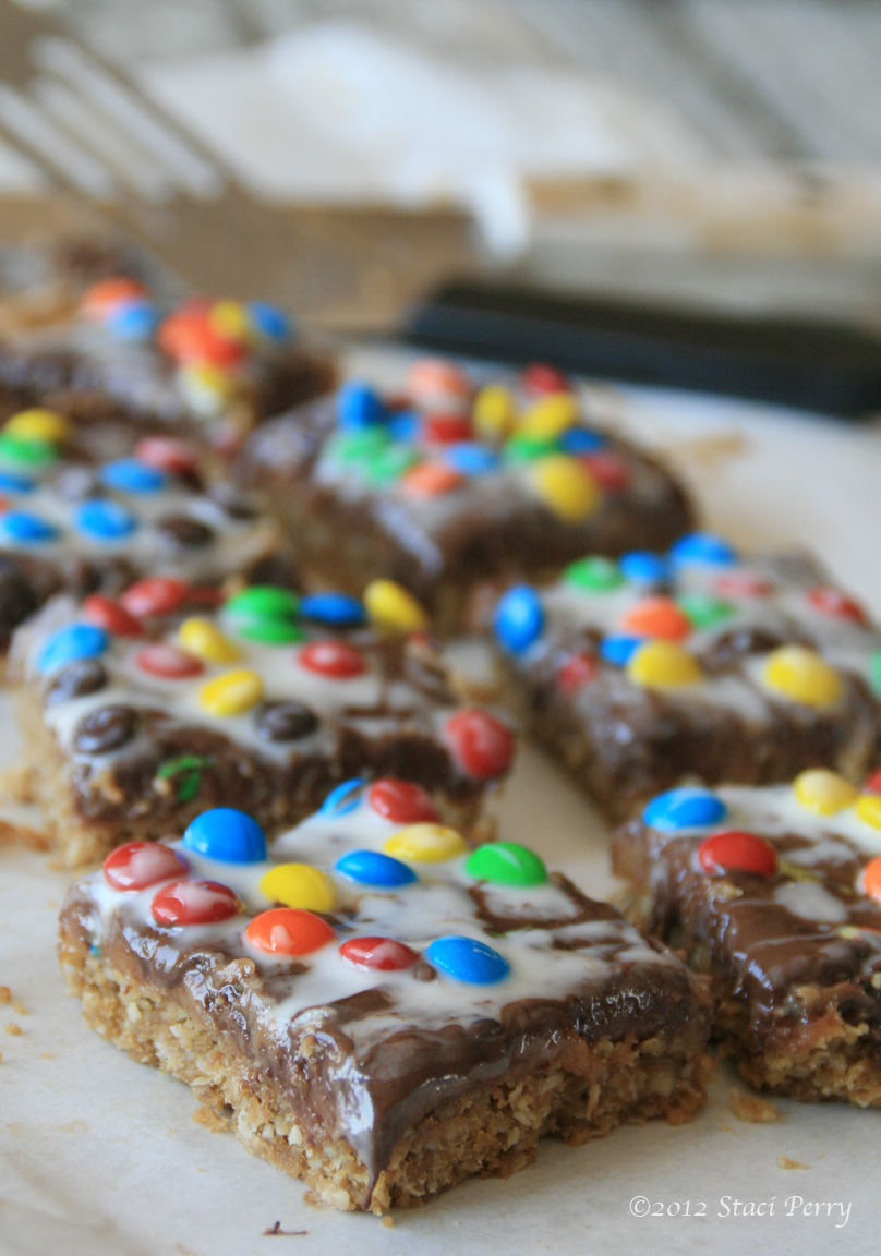 Desk-hopping Cosmic Caramel Oatmeal Bars