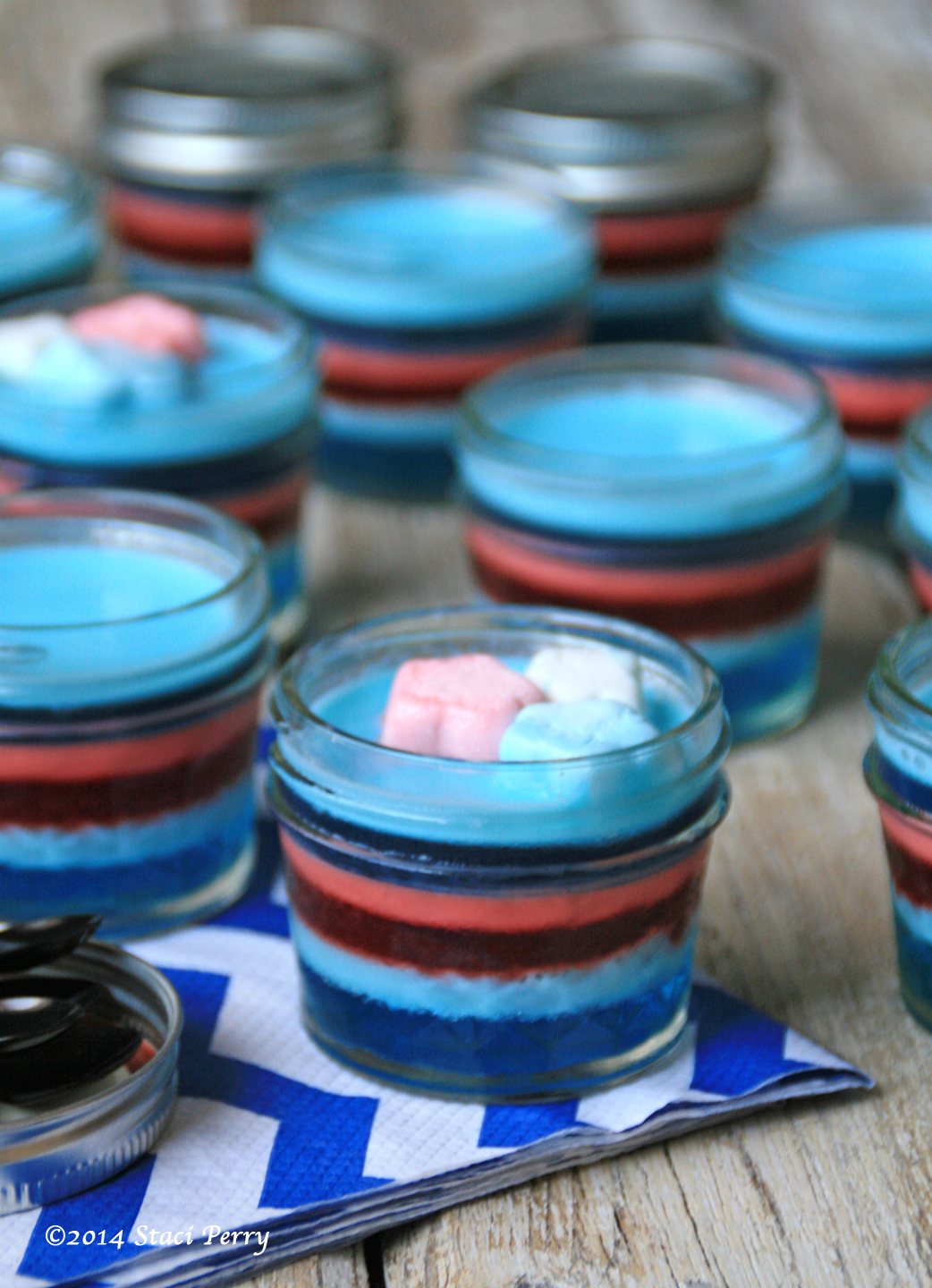 red and blue JELLO layered ini jars