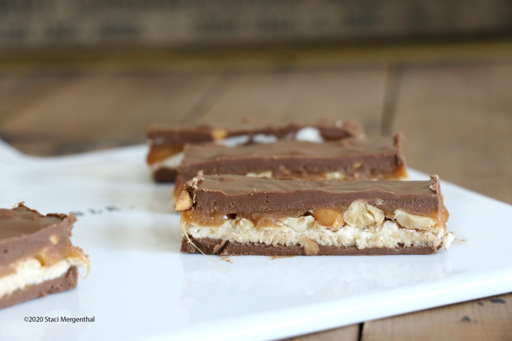 no-bake Snickers candy bars chocolate caramel peanut butter nougat butterscotch roasted peanuts