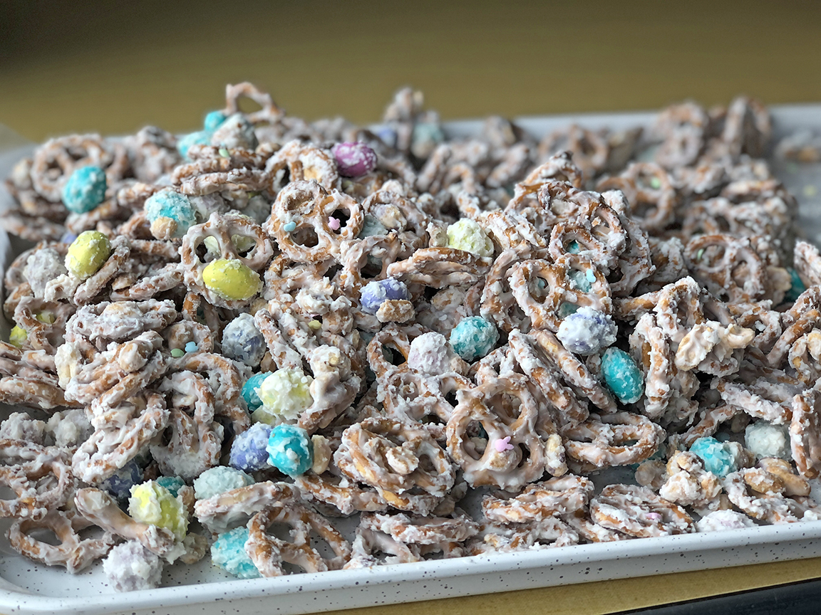 spring pastel pretzel snack mix