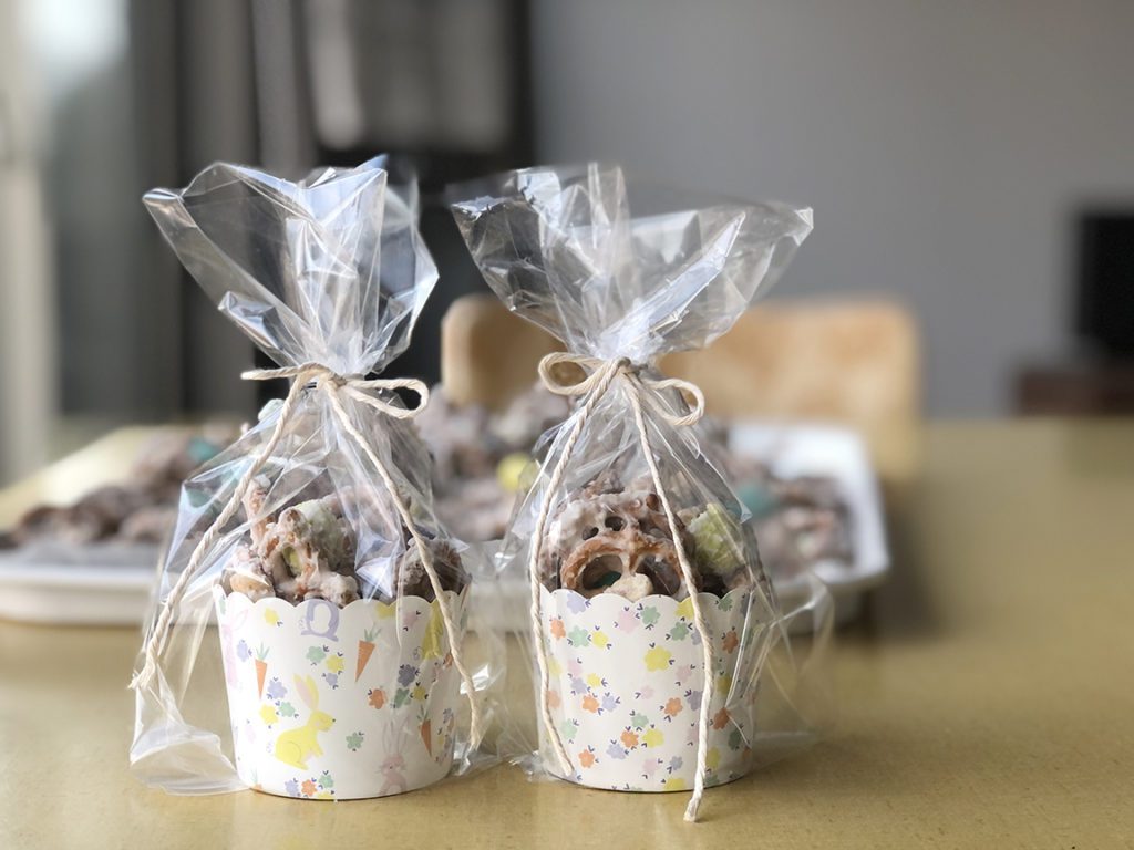 pretty Easter paper cups with snack mix 