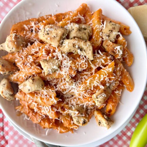 plate of vodka pasta with chicken