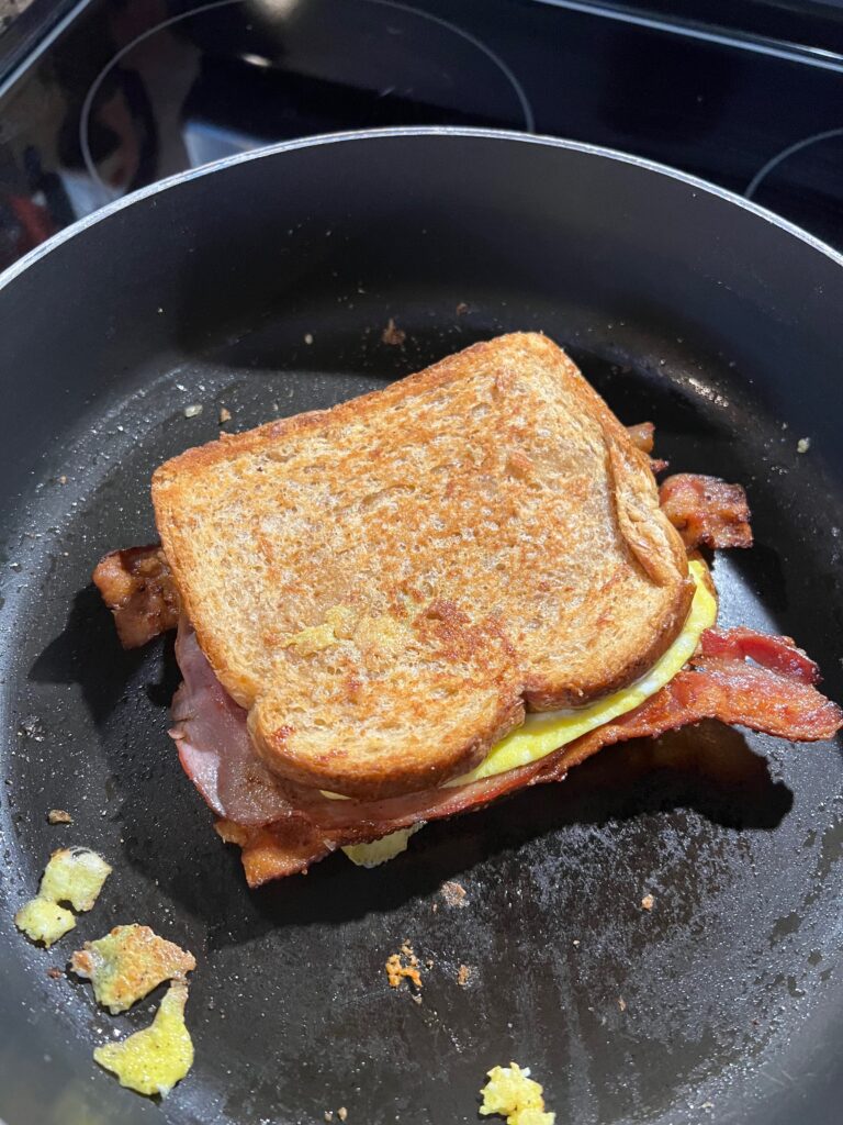 one-pan breakfast sandwich 
