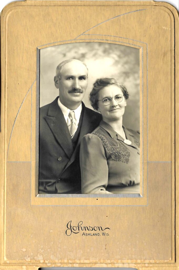 vintage photo of Great Grandma Emma Riemer with her husband 