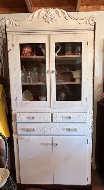 vintage white hutch at Homeless Treasures Tracy MN